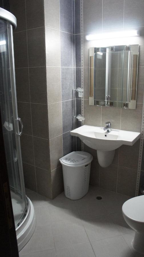 Семеен Хотел "Кораб Ренеса" Ravda Exterior photo